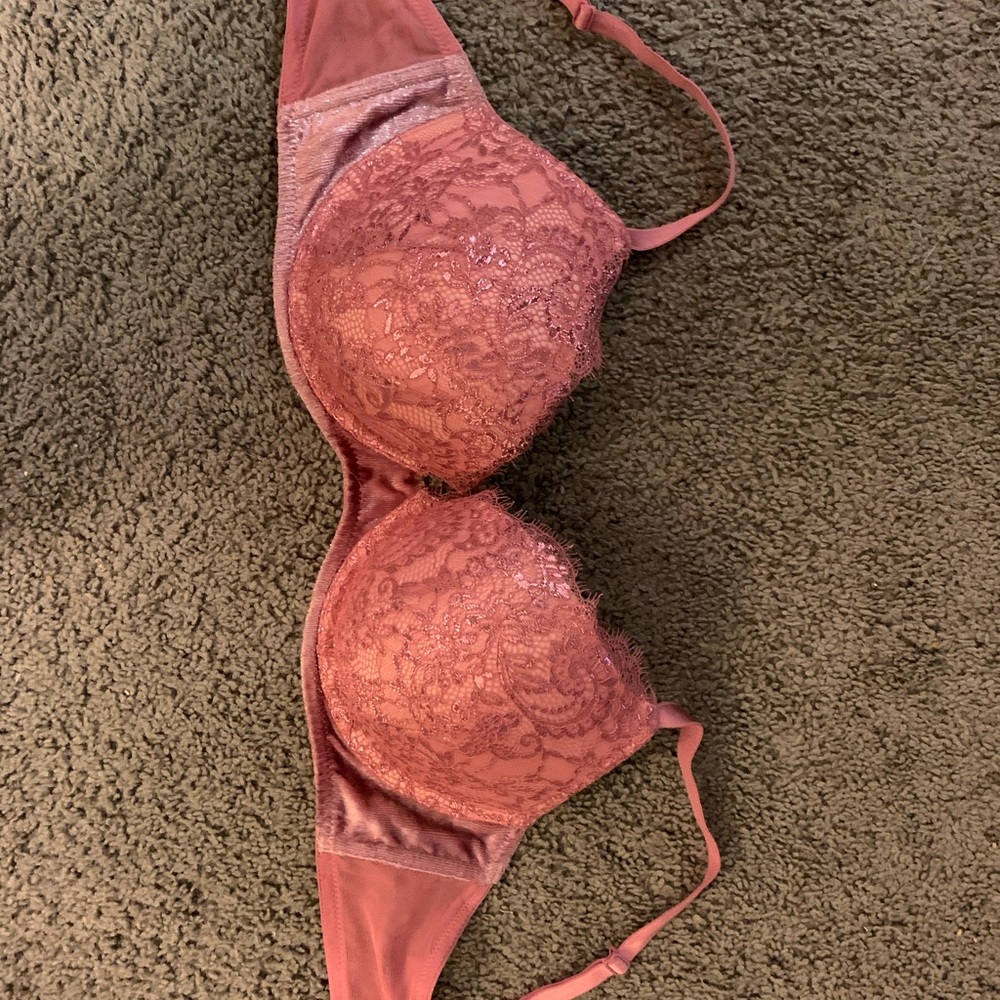 36D Victoria’s secret Very sexy- push up bra